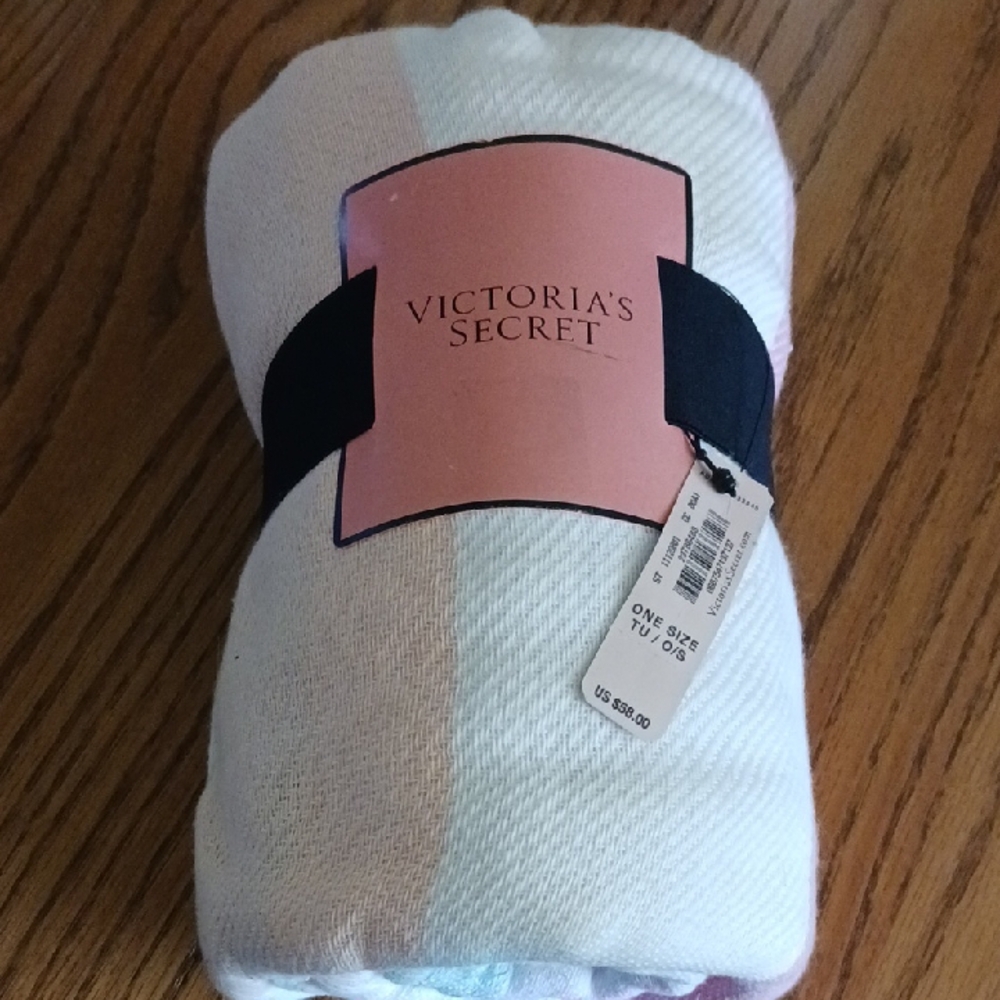 Victoria's Secret Pastel Striped Throw/beach blanket. NWT